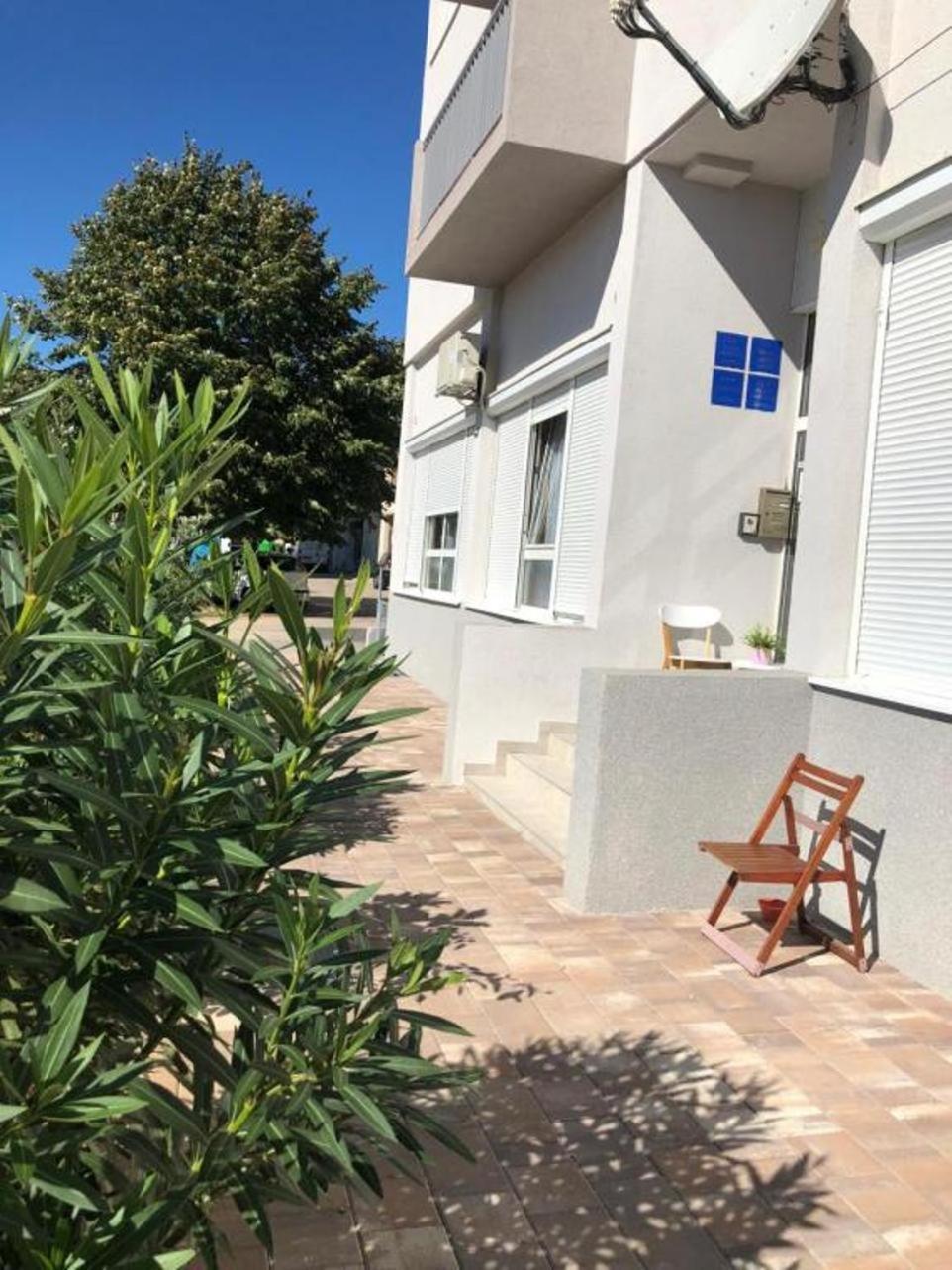 Apartments Mikulic *